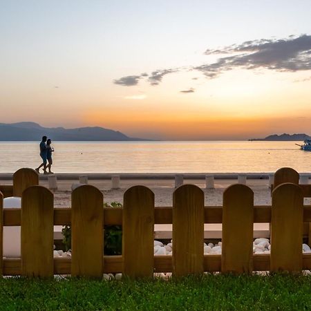 Loutraki Sea Sunset Lägenhet Exteriör bild